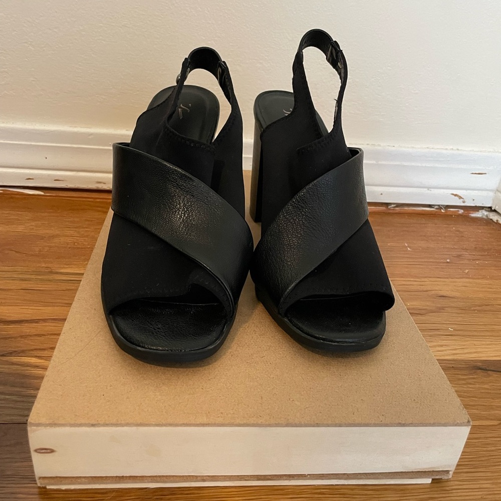 Vera Wang heels